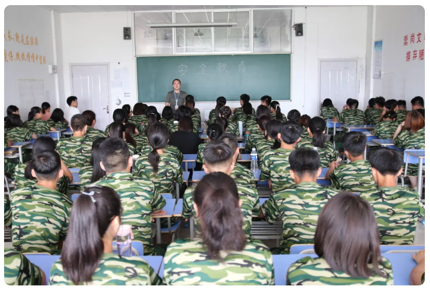 学军人之风采，强自身之素质——我校2019级新生军训进行时